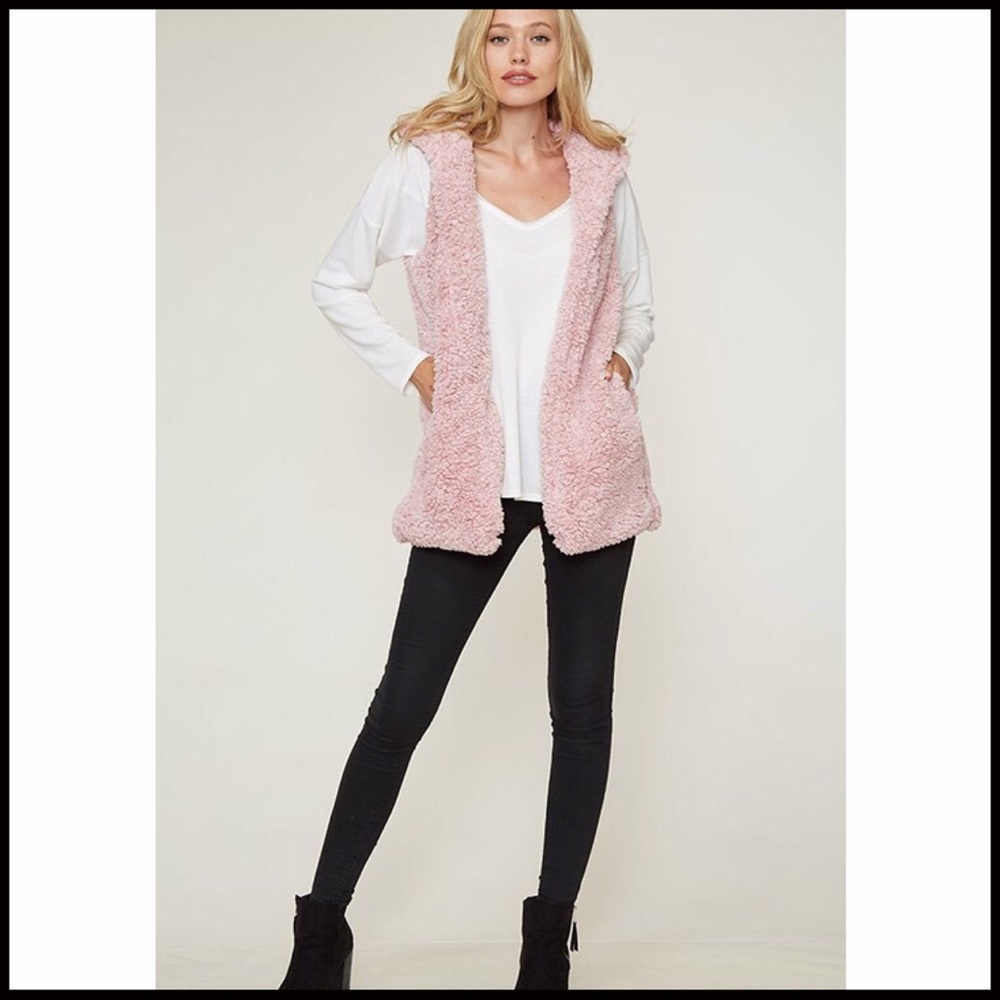 Two-Toned Sherpa Vest - Picture 7 of 8